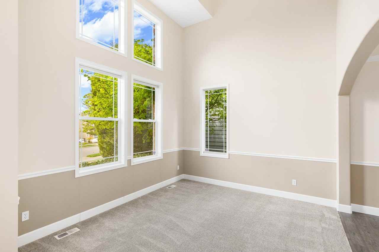 6594 163rd Pl Se - Photo 4 of 27