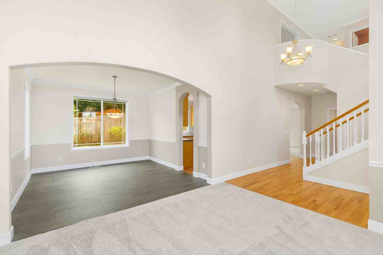 6594 163rd Pl Se - Photo 5 of 27