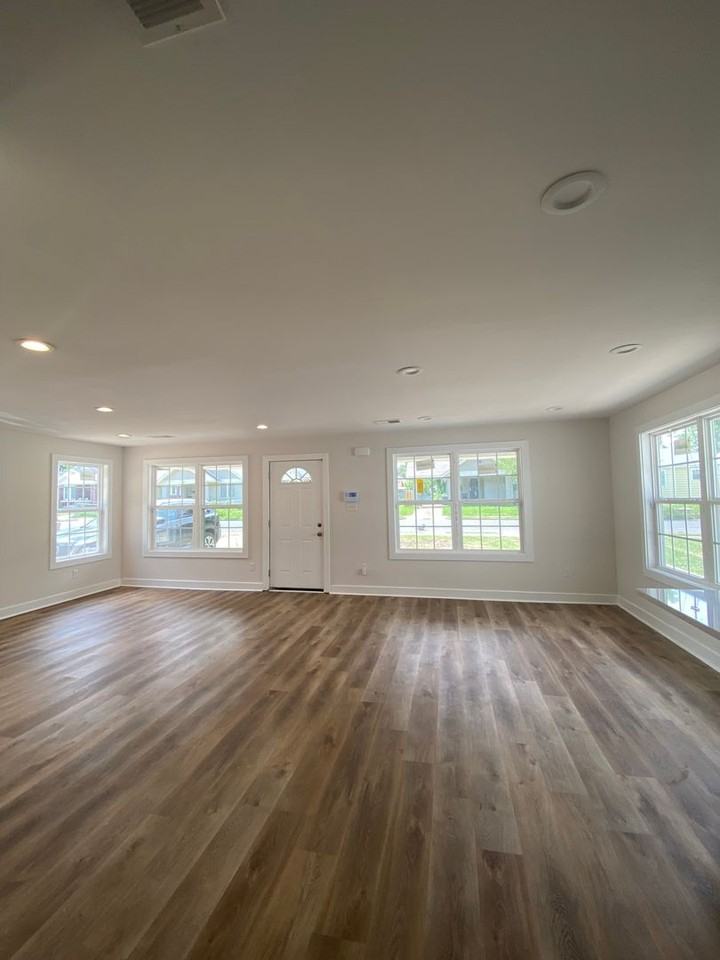 788 N Merton St - Photo 2 of 13