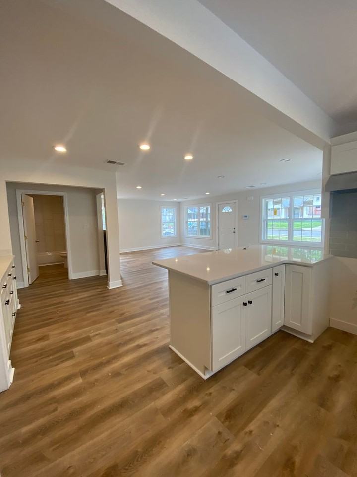 788 N Merton St - Photo 3 of 13