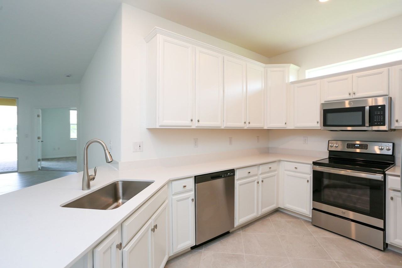 2599 Vine Ave - Photo 7 of 39