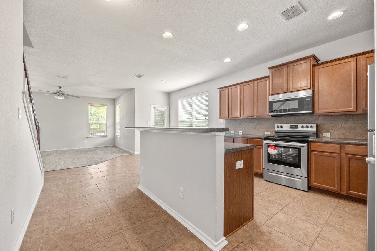 7607 Helios Rise - Photo 7 of 22