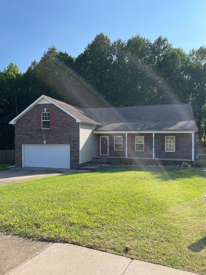 1517 Cedar Springs Cir - Photo 4 of 32