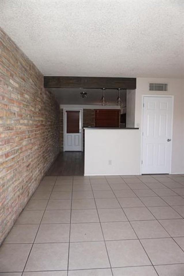 935 E Adelaide Dr - Photo 3 of 8