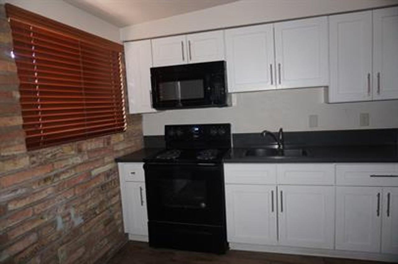 935 E Adelaide Dr - Photo 5 of 8