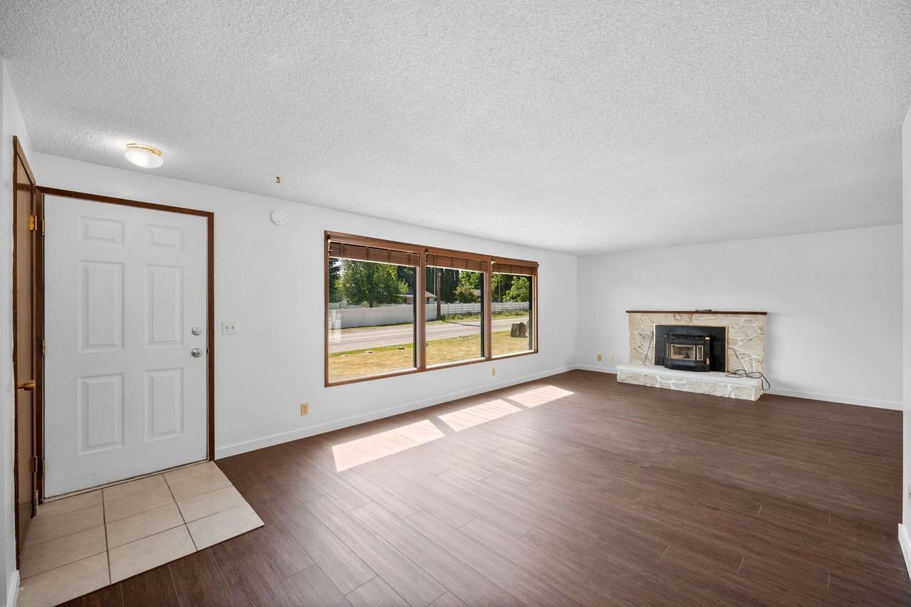 806 S Adams Rd - Photo 3 of 40