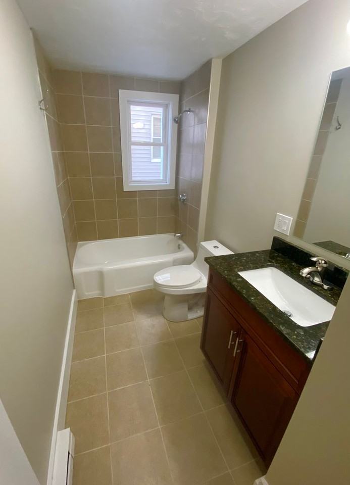 39 Salem St #1 - Photo 2 of 6