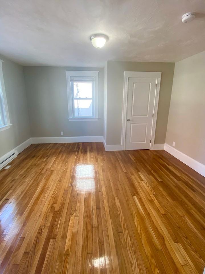 39 Salem St #1 - Photo 4 of 6
