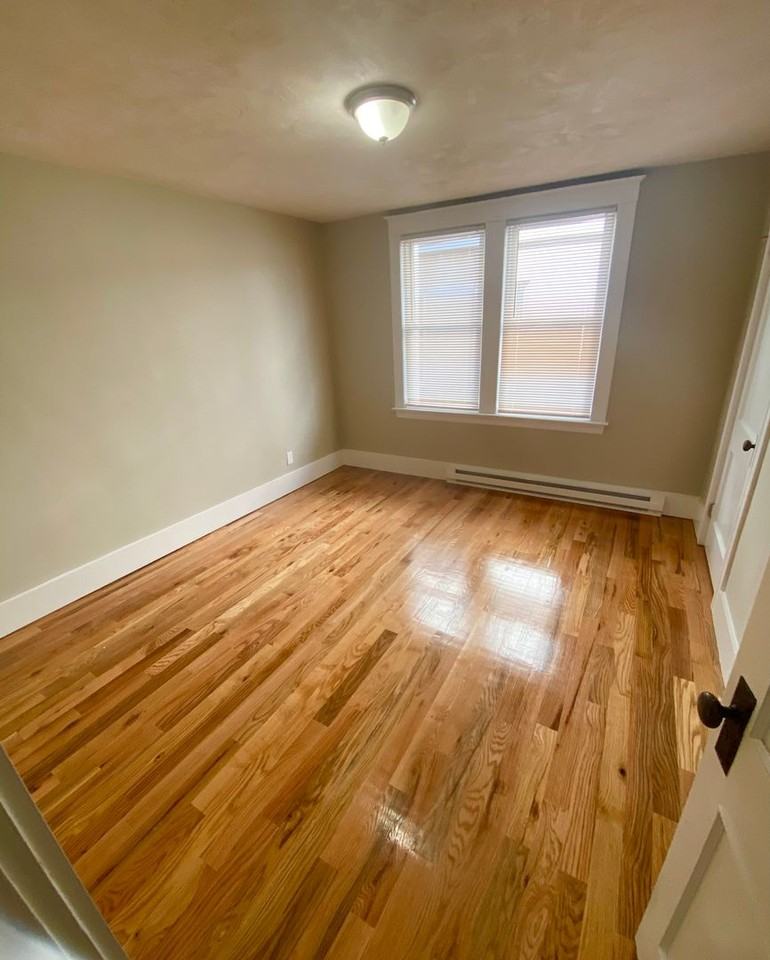 39 Salem St #1 - Photo 5 of 6