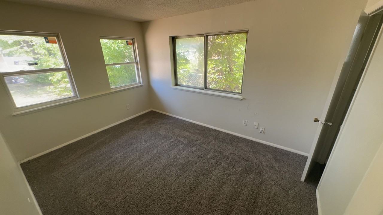 332 Nw 83rd St - Photo 6 of 6