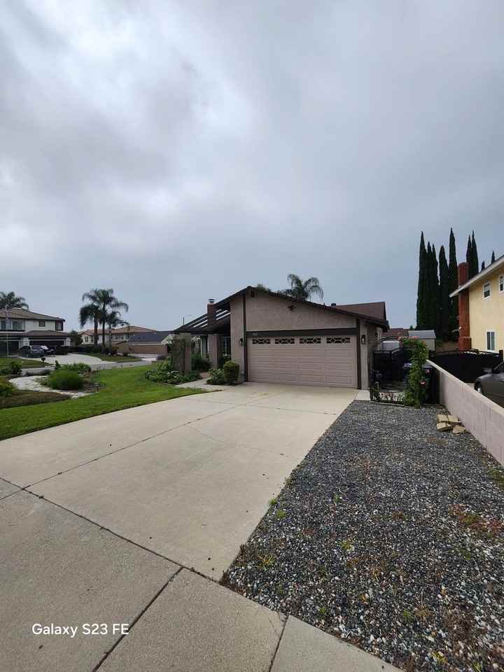 9987 Holly St - Photo 4 of 39