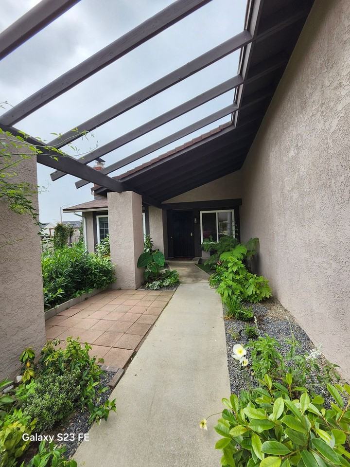 9987 Holly St - Photo 5 of 39