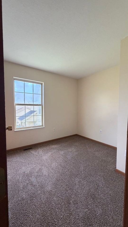 1040 Steeplebush Dr - Photo 3 of 13