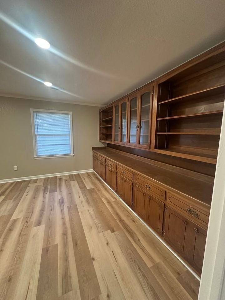 804 Adams St - Photo 6 of 27
