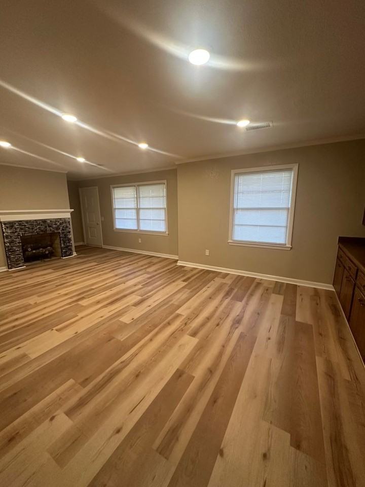804 Adams St - Photo 7 of 27