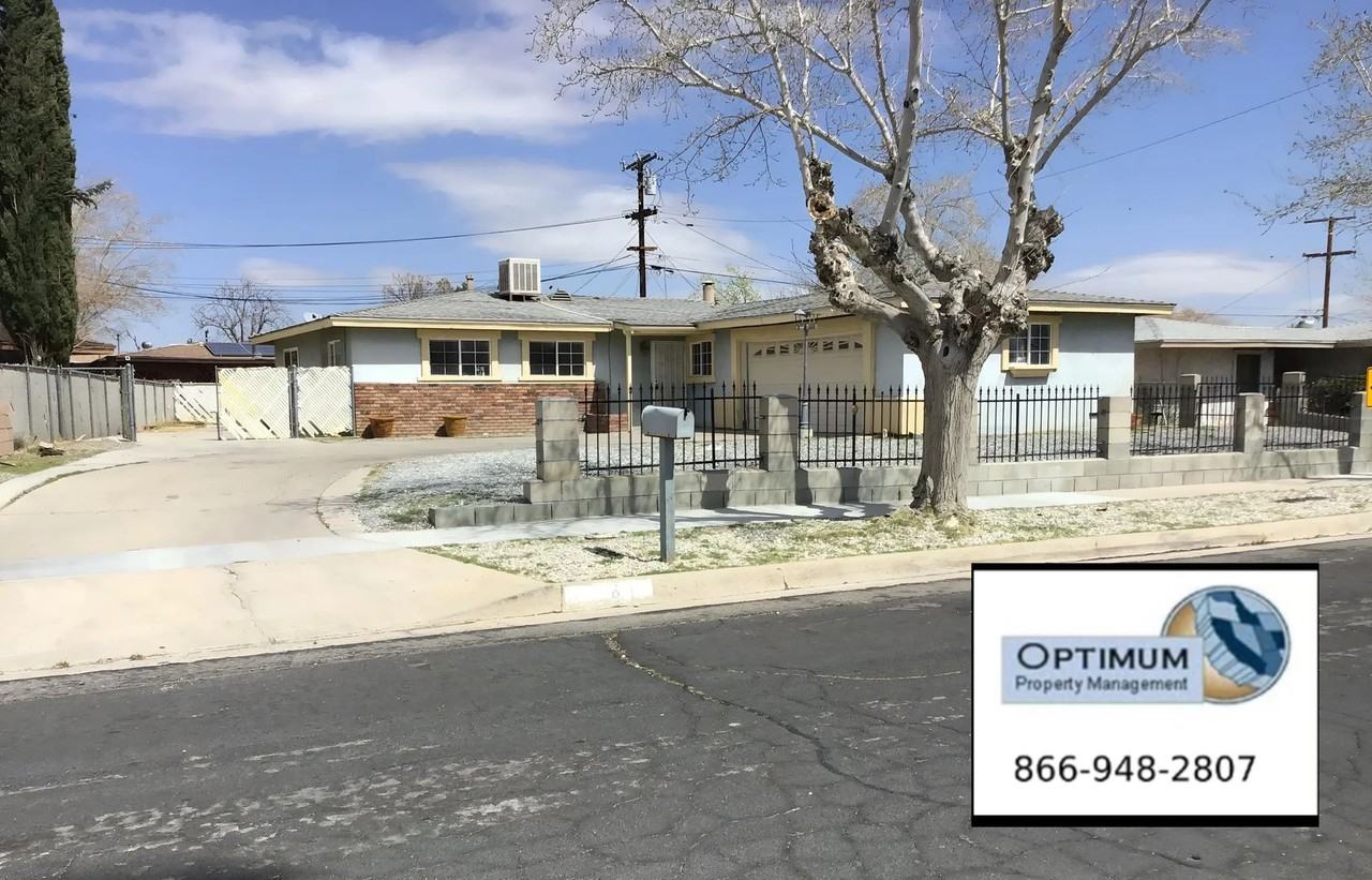 16276 Yucca Ave - Photo 2 of 9