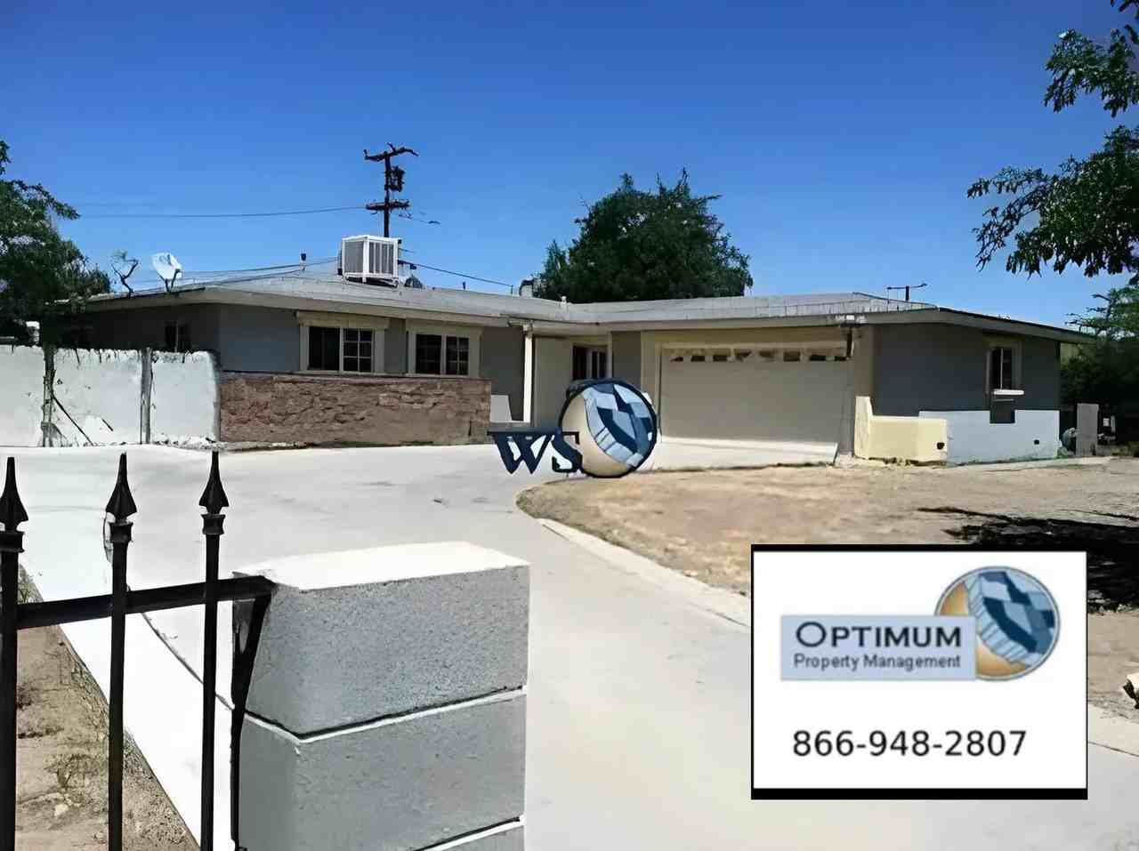 16276 Yucca Ave - Photo 3 of 9