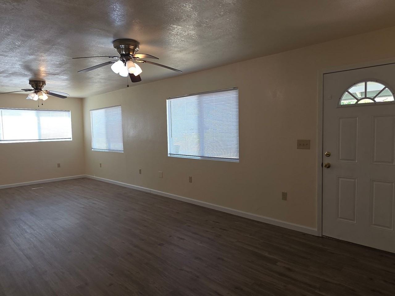 6635 Happy Valley Rd - Photo 3 of 28