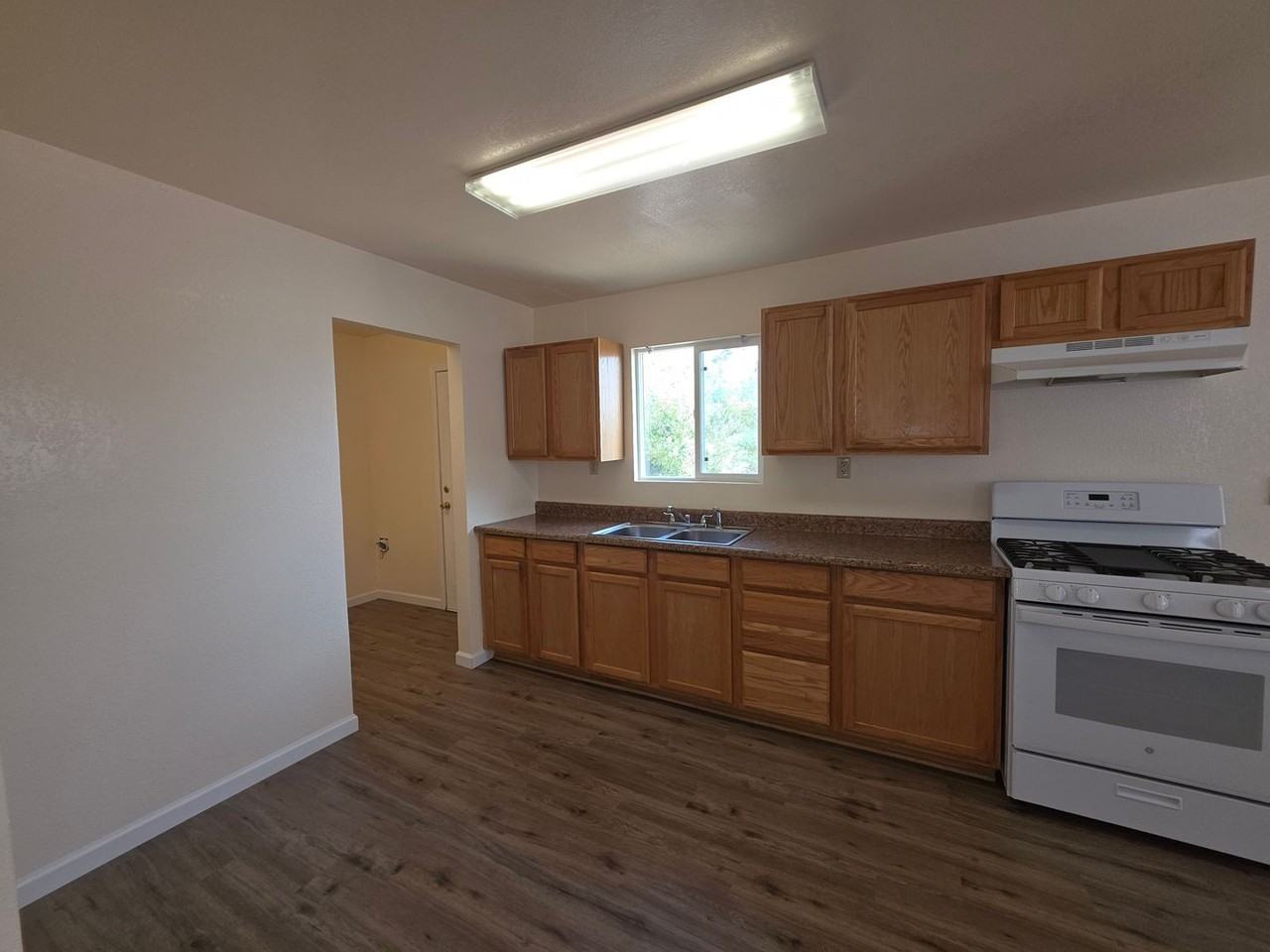 6635 Happy Valley Rd - Photo 7 of 28