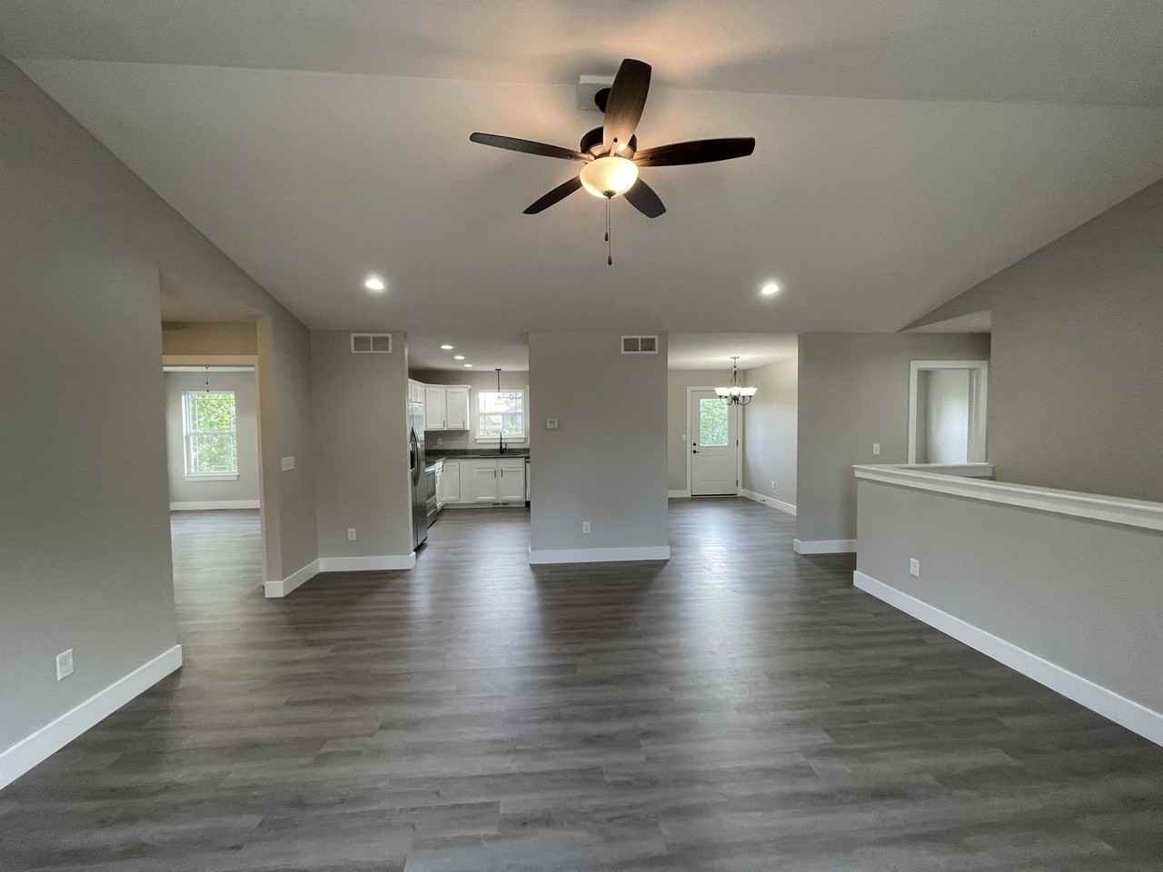 108 Kennedy Ct - Photo 4 of 29