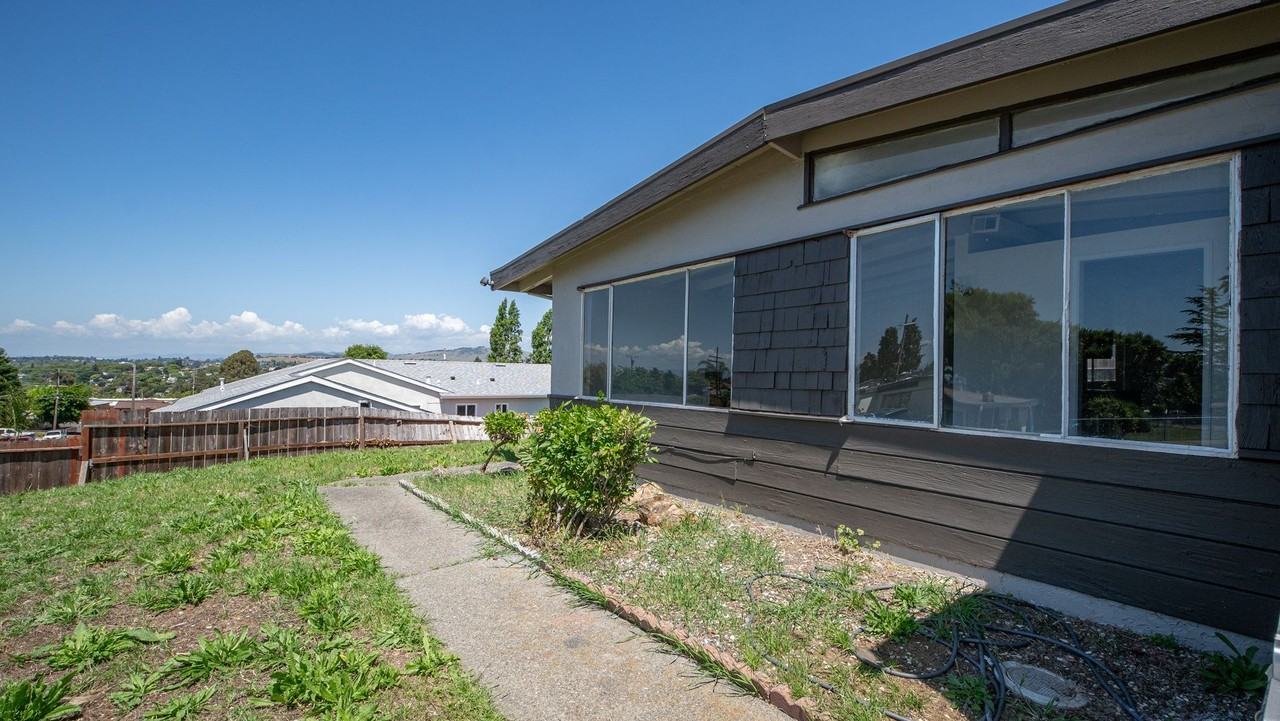 202 Arguello Ave - Photo 3 of 11