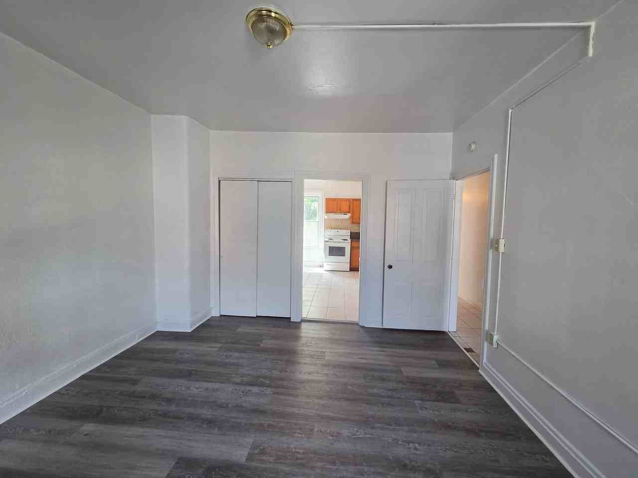 316 N 8th St - Photo 3 of 13
