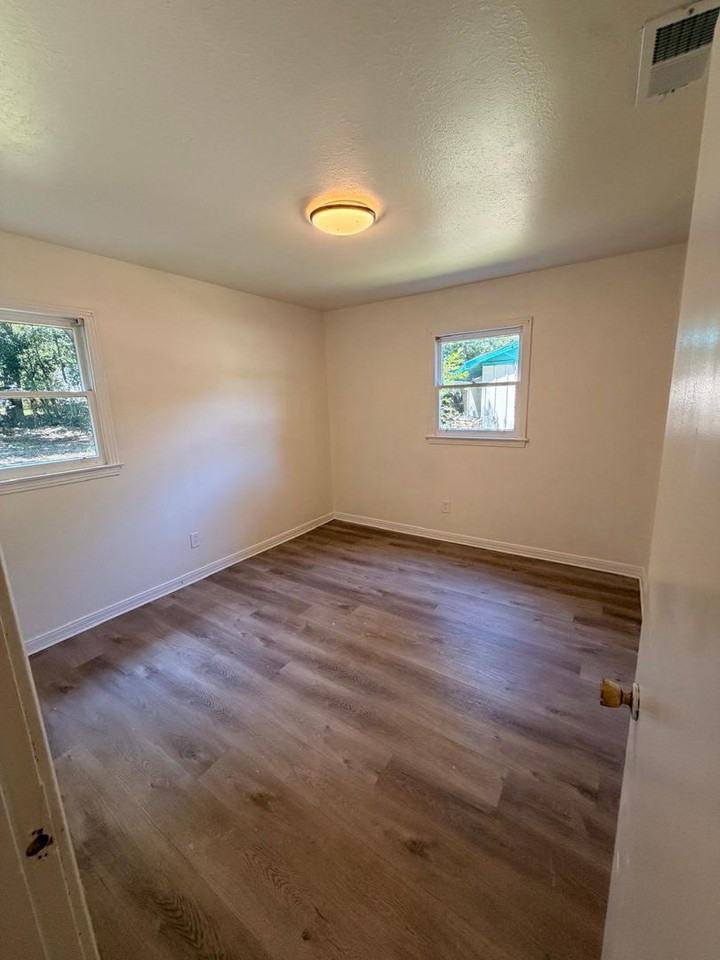 6459 Barker Dr N - Photo 7 of 8