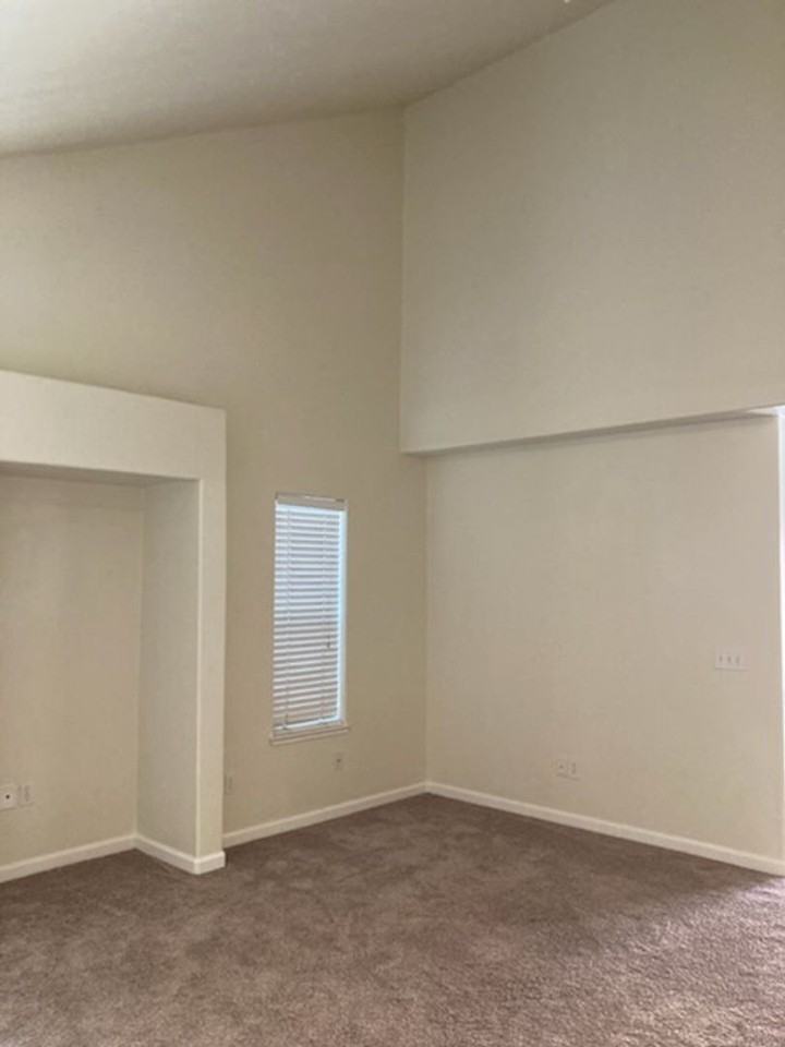 2812 Bay Village Ave - Photo 3 of 15