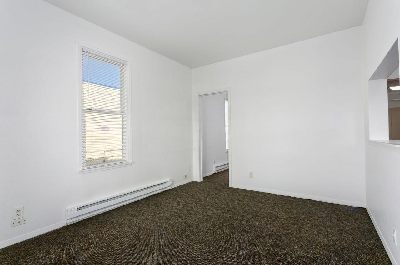 5413 South Puget Sound Avenue - Photo 7 of 23