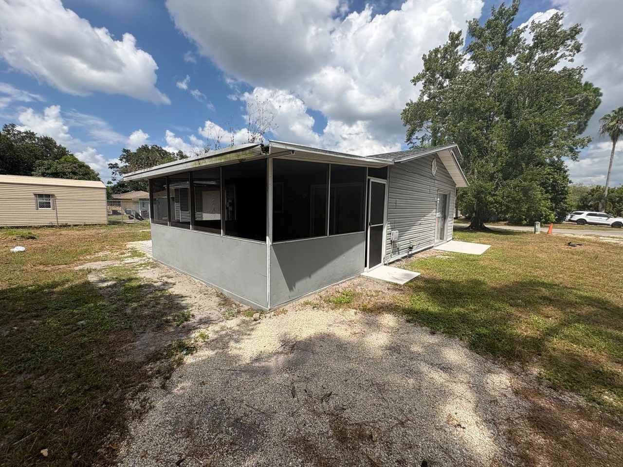 424 Valley Dr - Photo 2 of 20