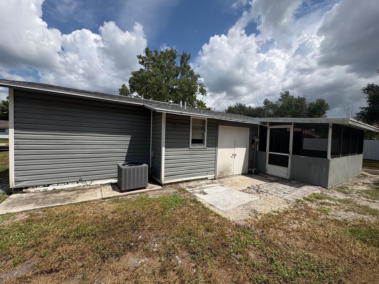 424 Valley Dr - Photo 3 of 20