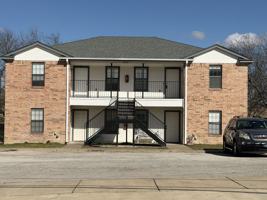 featured image of 204 W Truman Ave