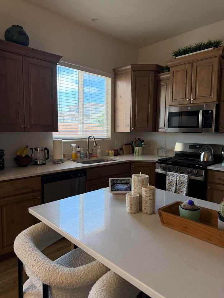 3034 W 590 N - Photo 3 of 11