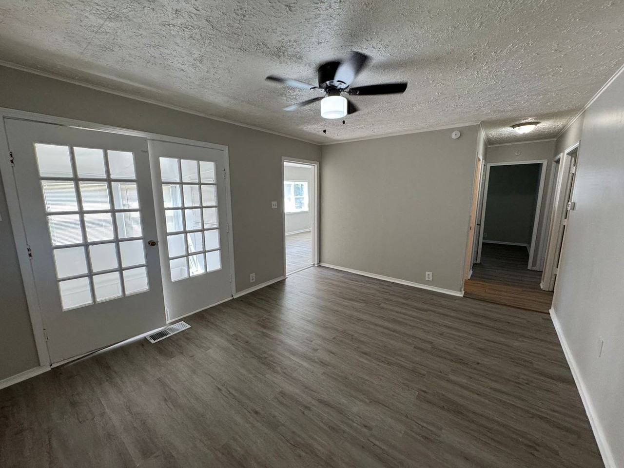 2453 N Goodlet Ave - Photo 7 of 28