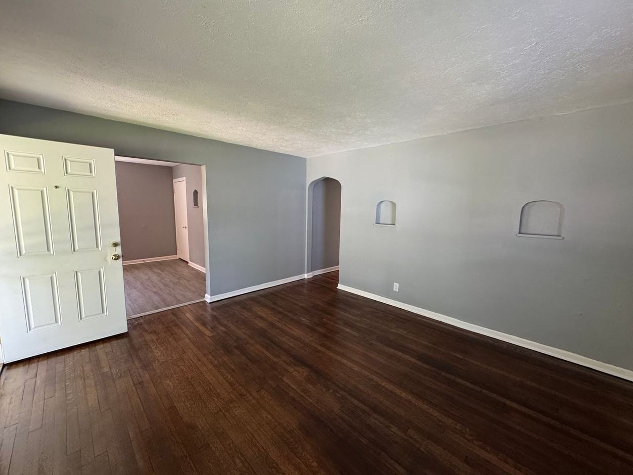 4350 Norwaldo Ave - Photo 3 of 18