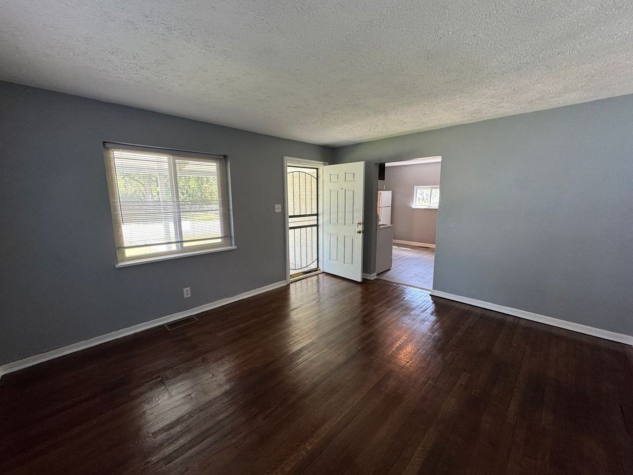 4350 Norwaldo Ave - Photo 4 of 18
