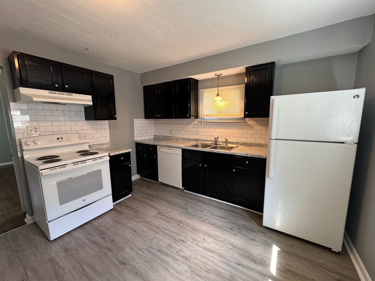 4350 Norwaldo Ave - Photo 6 of 18