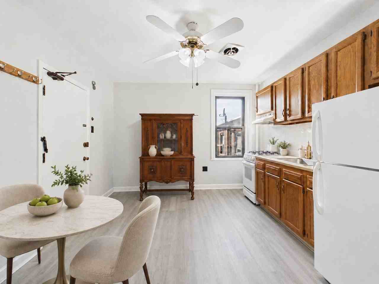 148 N 21st St - Photo 5 of 12