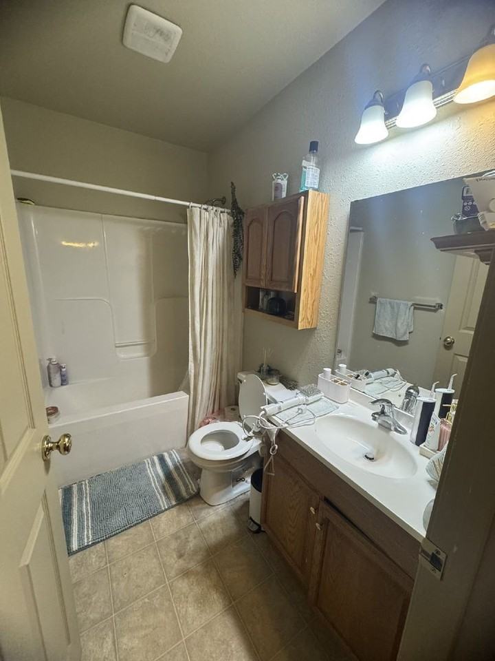 201 E 19th St - Photo 4 of 25