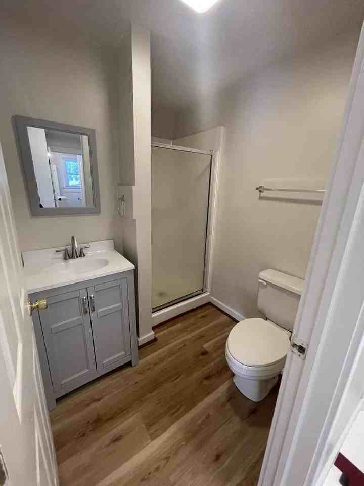217 E 10th St - Photo 6 of 26