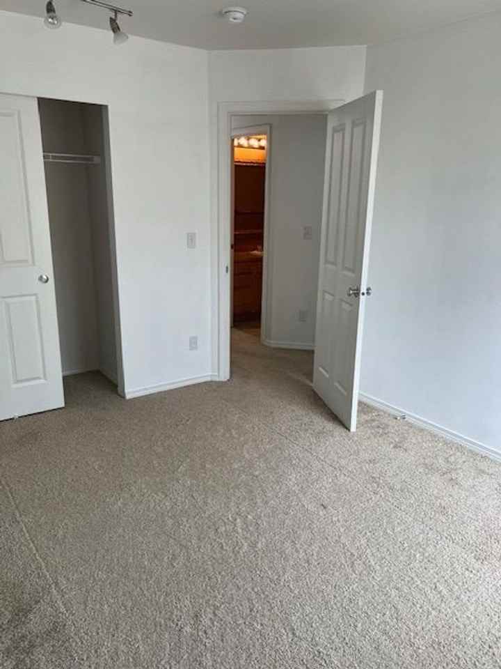6624 Francis Ave Se - Photo 7 of 29