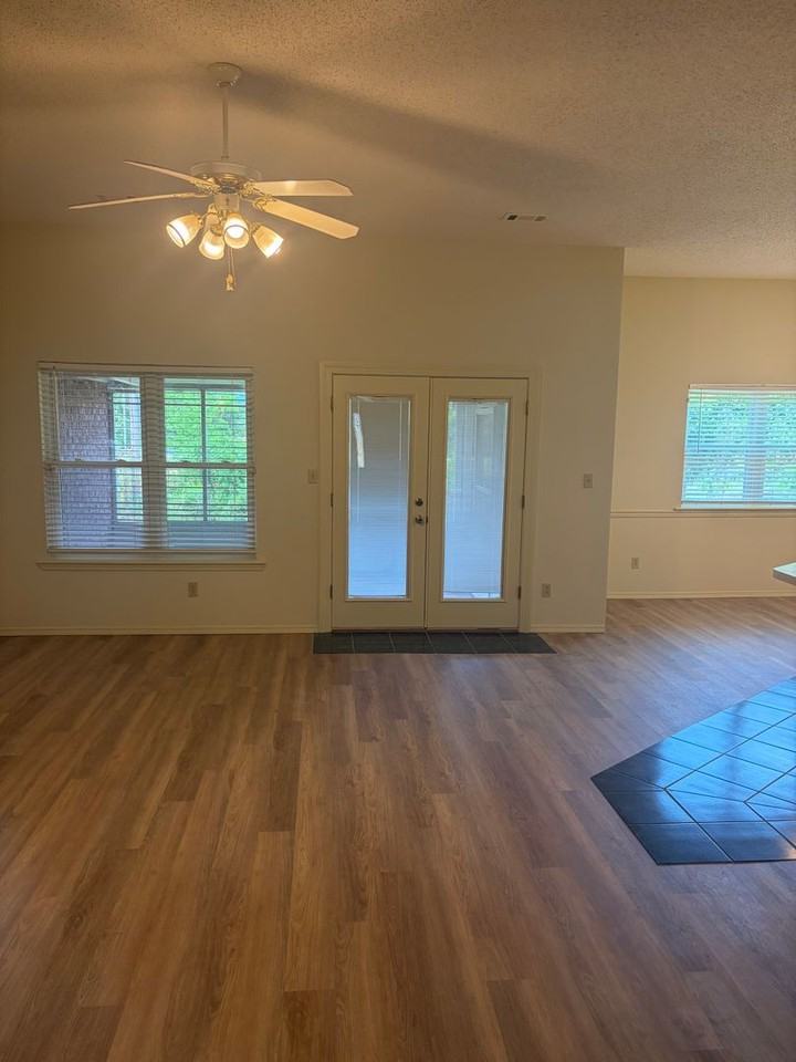 908 Aspen Ave - Photo 6 of 24
