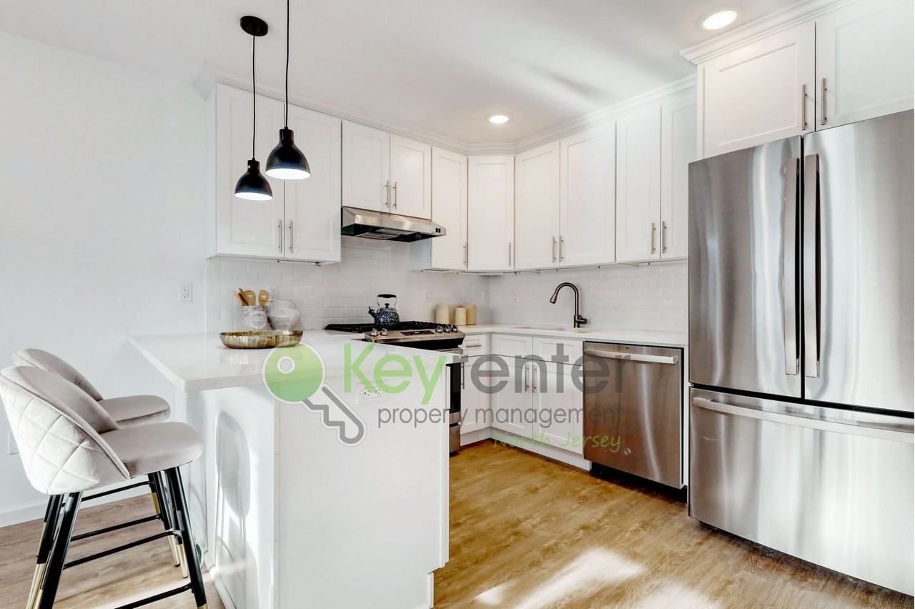 176 Pennington Ave - Photo 2 of 27