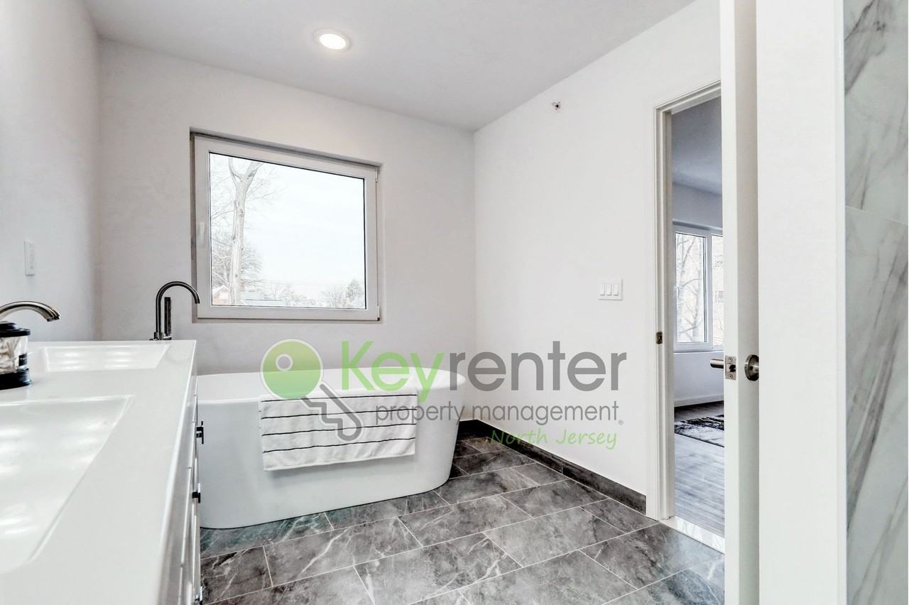176 Pennington Ave - Photo 3 of 27