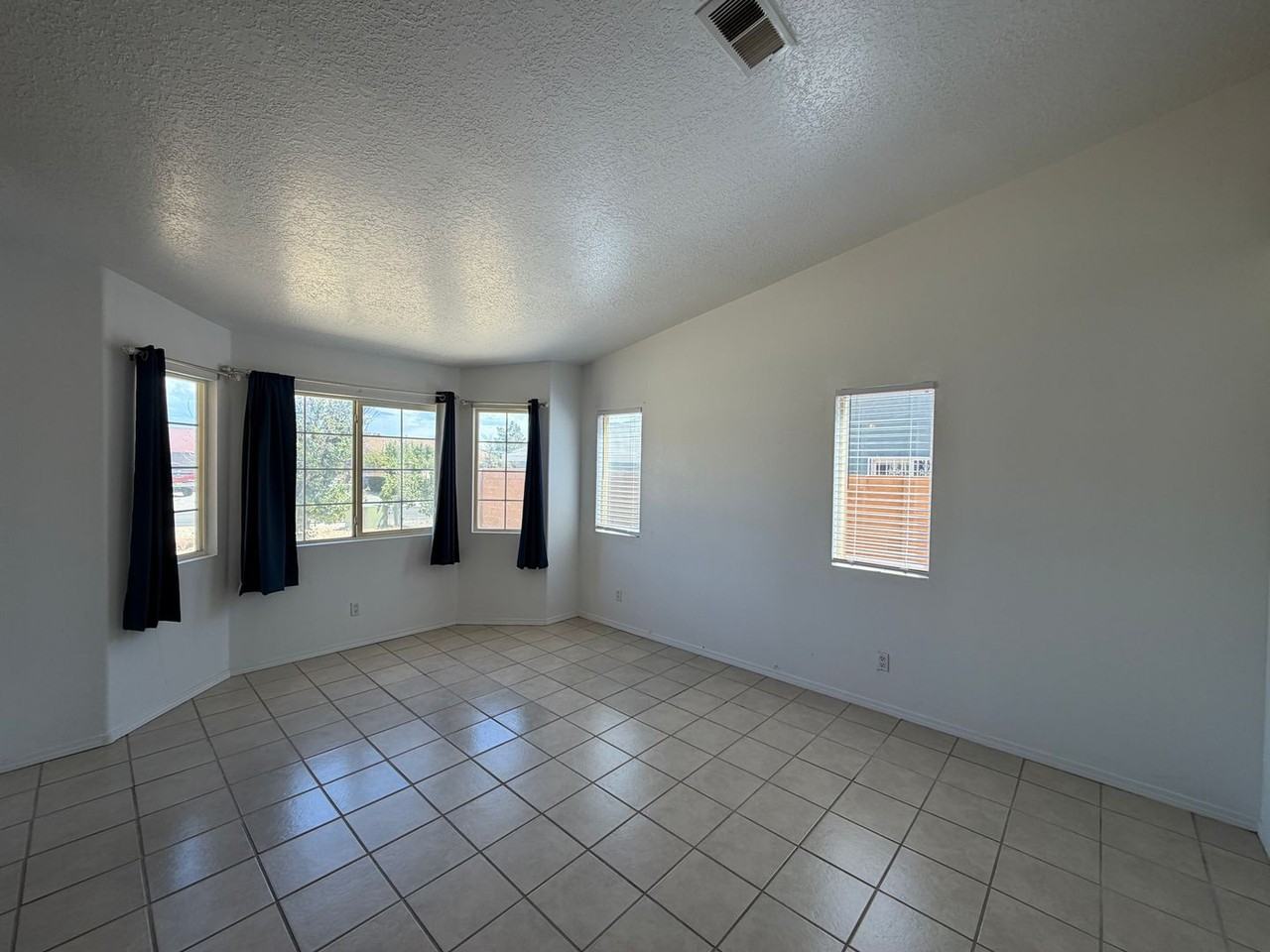 1405 Secret Valley Dr Sw - Photo 5 of 35