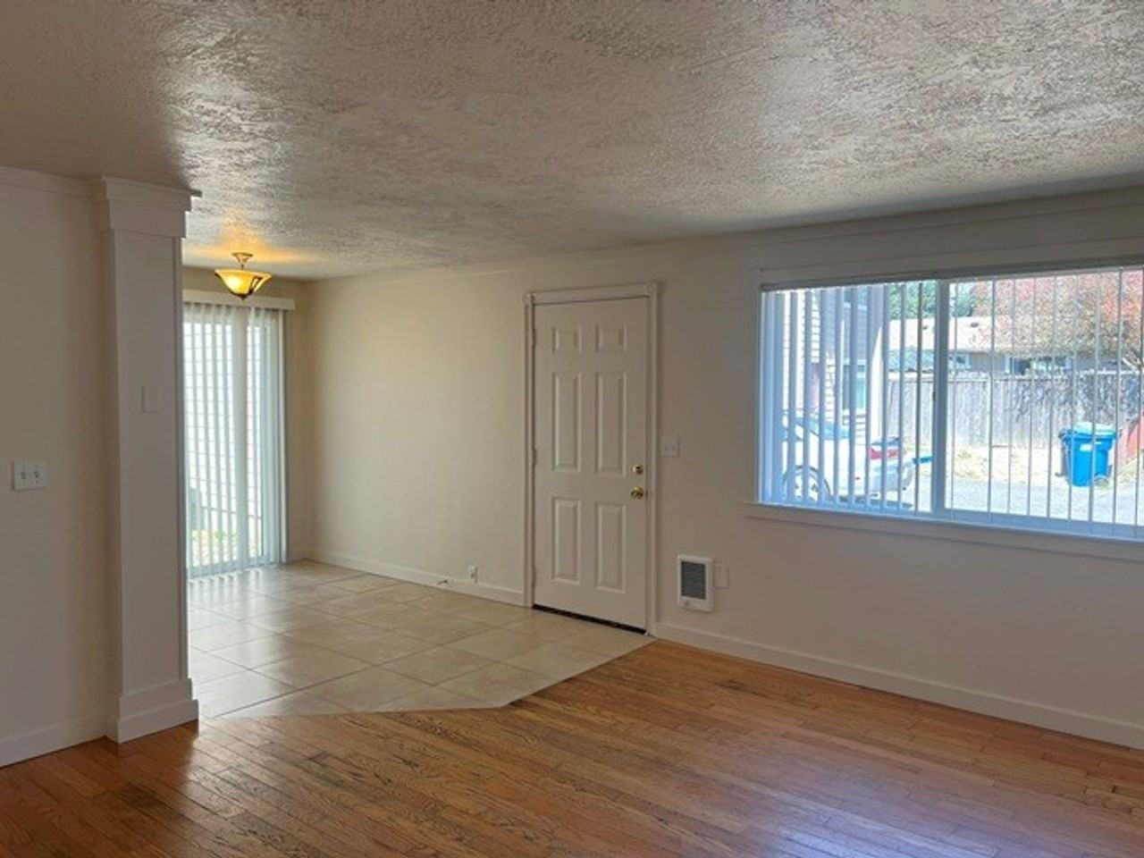 1274 E Santiam St - Photo 5 of 29