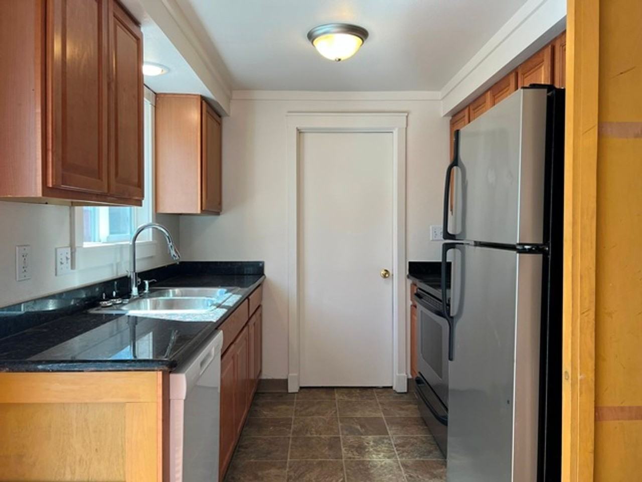 1288 E Santiam St - Photo 6 of 21
