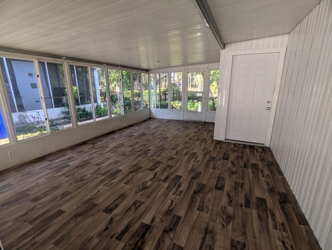 420 S Lake Ave #1 - Photo 4 of 17