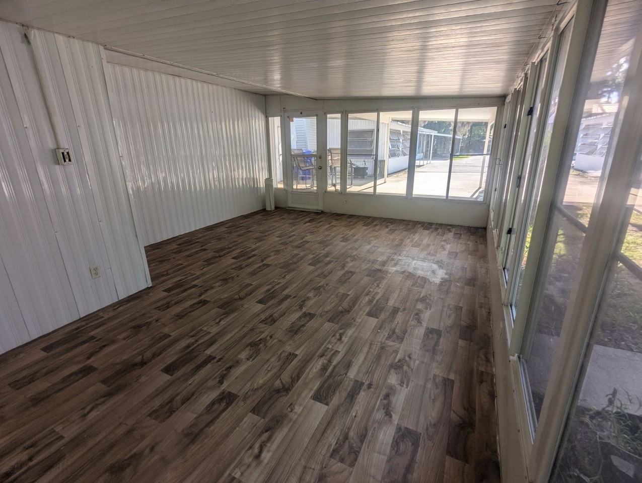 420 S Lake Ave #1 - Photo 5 of 17