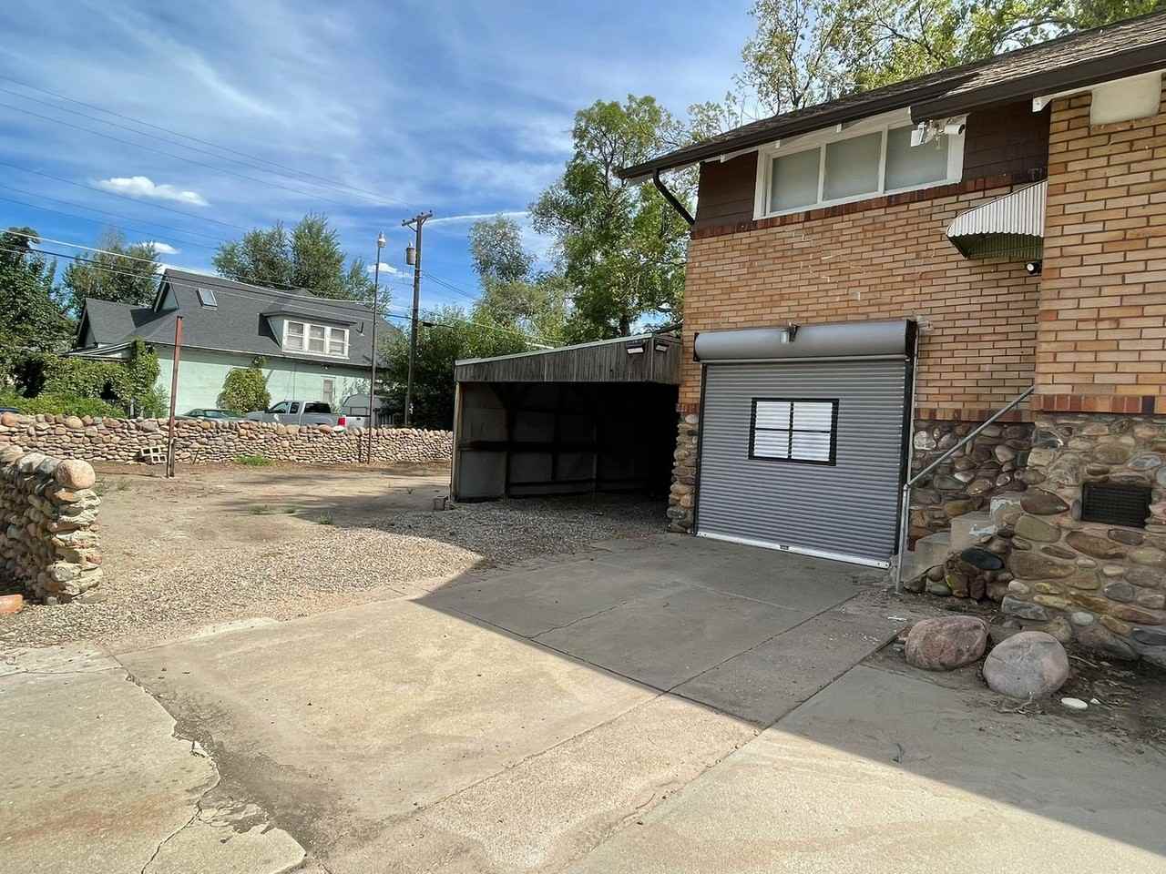 1124 Lake Ave - Photo 2 of 17